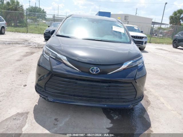 Photo 5 VIN: 5TDKRKEC0NS117627 - TOYOTA SIENNA 