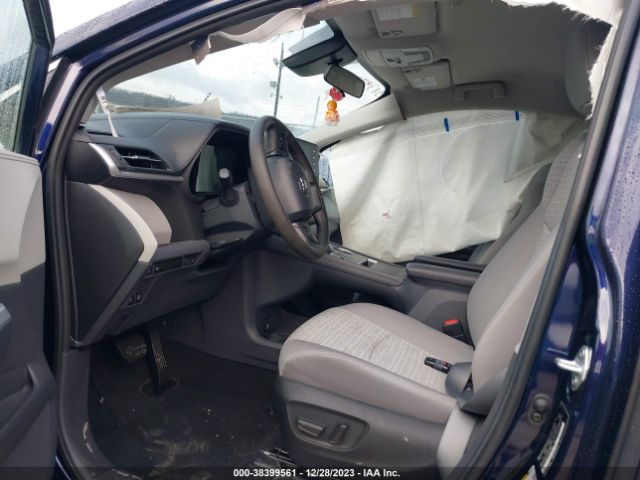 Photo 4 VIN: 5TDKRKEC0PS145852 - TOYOTA SIENNA 