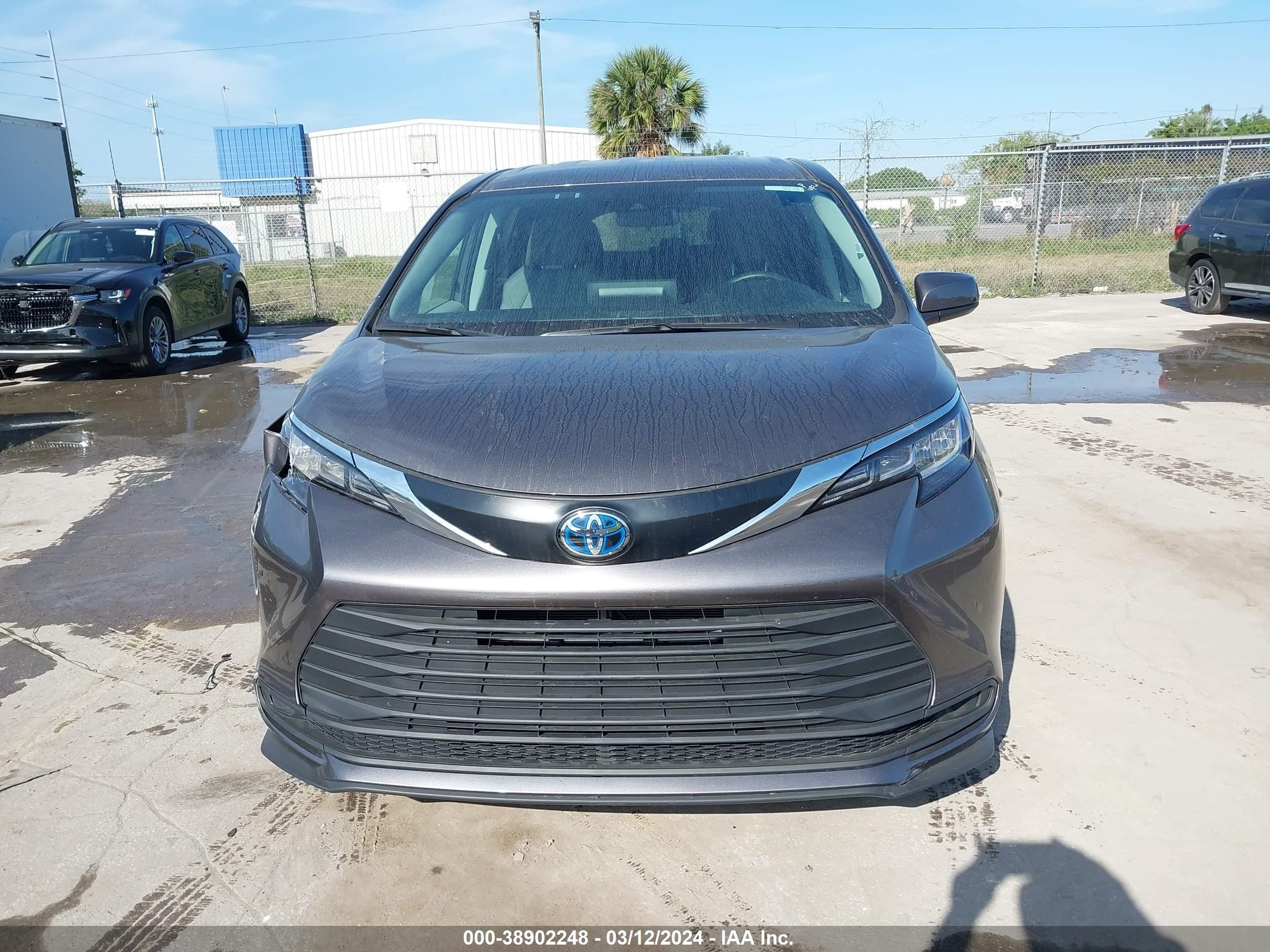 Photo 11 VIN: 5TDKRKEC0PS165759 - TOYOTA SIENNA 