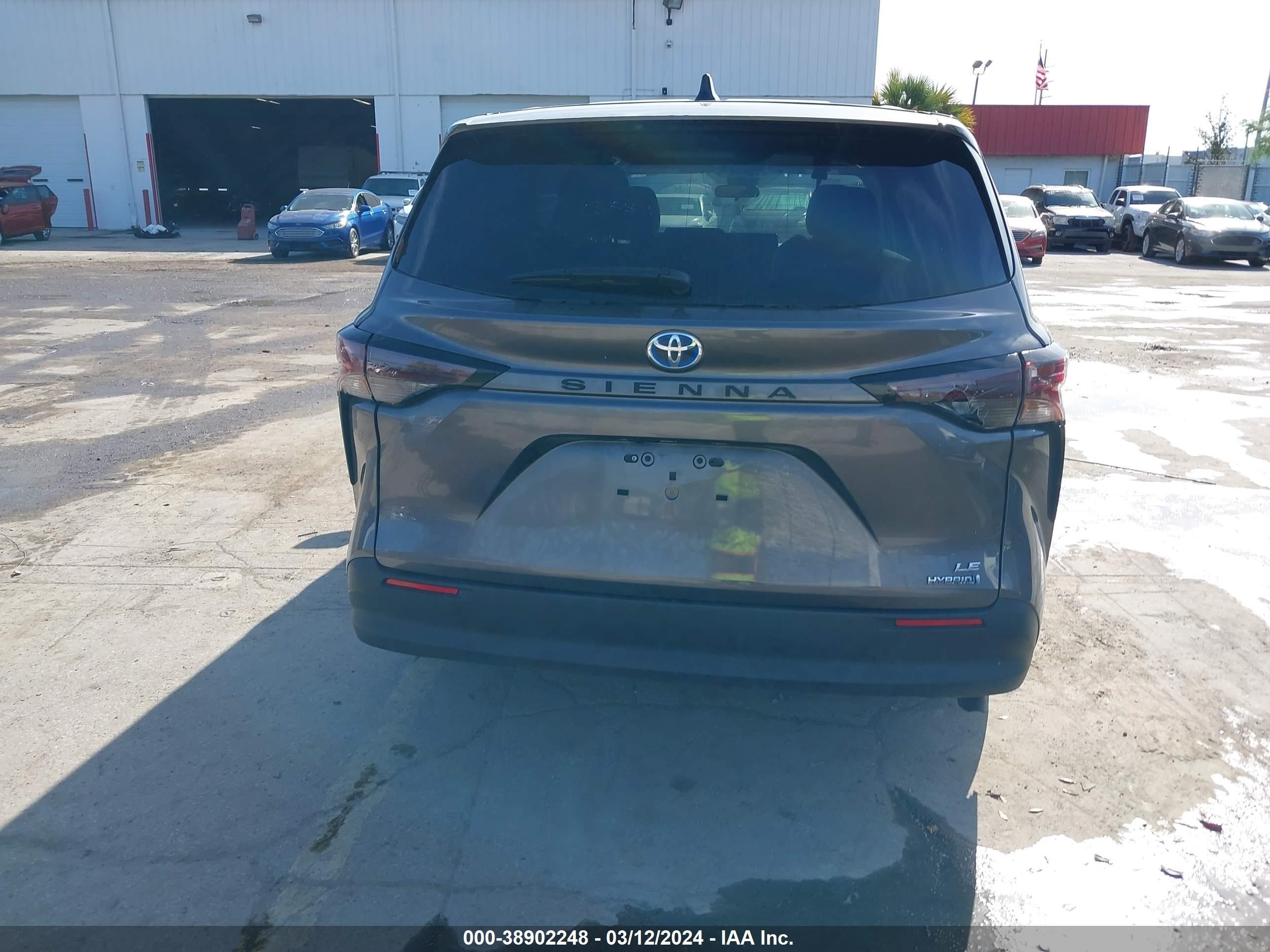 Photo 15 VIN: 5TDKRKEC0PS165759 - TOYOTA SIENNA 