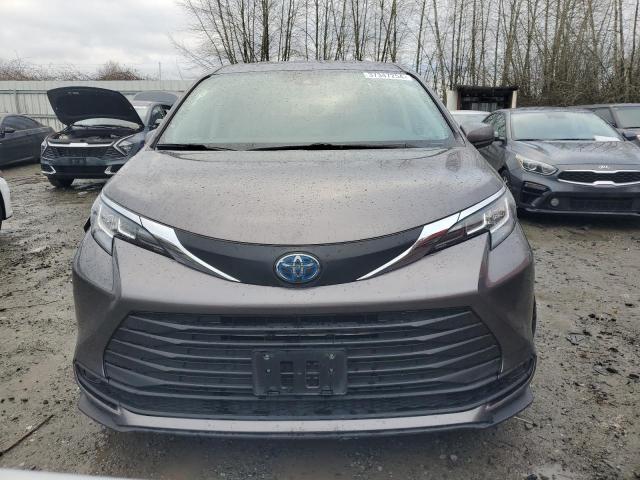 Photo 4 VIN: 5TDKRKEC1MS023142 - TOYOTA SIENNA LE 