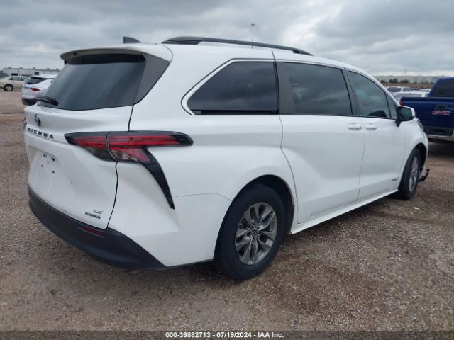 Photo 3 VIN: 5TDKRKEC1MS026400 - TOYOTA SIENNA 