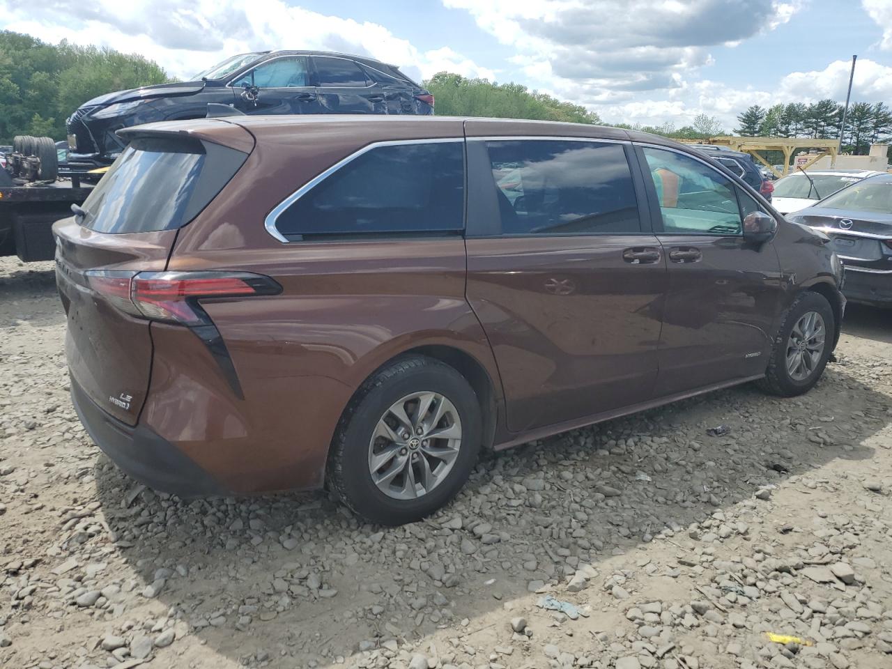 Photo 2 VIN: 5TDKRKEC1MS031340 - TOYOTA SIENNA 