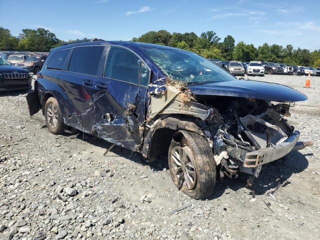 Photo 3 VIN: 5TDKRKEC1MS069912 - TOYOTA SIENNA LE 