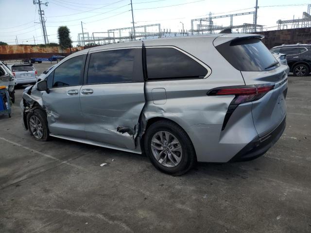 Photo 1 VIN: 5TDKRKEC1NS105826 - TOYOTA SIENNA LE 