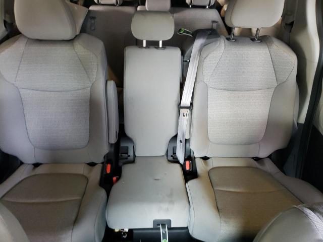 Photo 9 VIN: 5TDKRKEC1NS121833 - TOYOTA SIENNA LE 