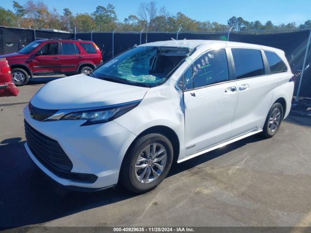 Photo 1 VIN: 5TDKRKEC2MS002770 - TOYOTA SIENNA 