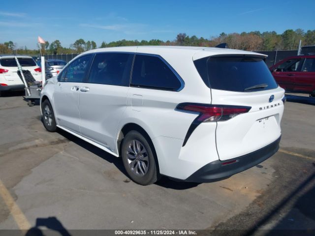 Photo 2 VIN: 5TDKRKEC2MS002770 - TOYOTA SIENNA 