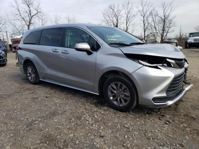 Photo 3 VIN: 5TDKRKEC2MS063567 - TOYOTA SIENNA LE 