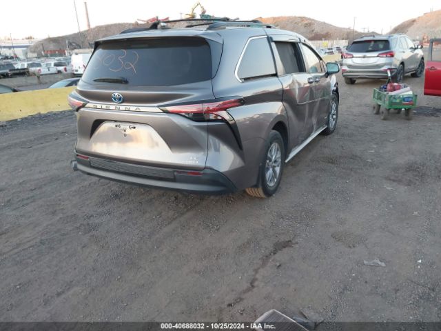 Photo 3 VIN: 5TDKRKEC2MS072169 - TOYOTA SIENNA 