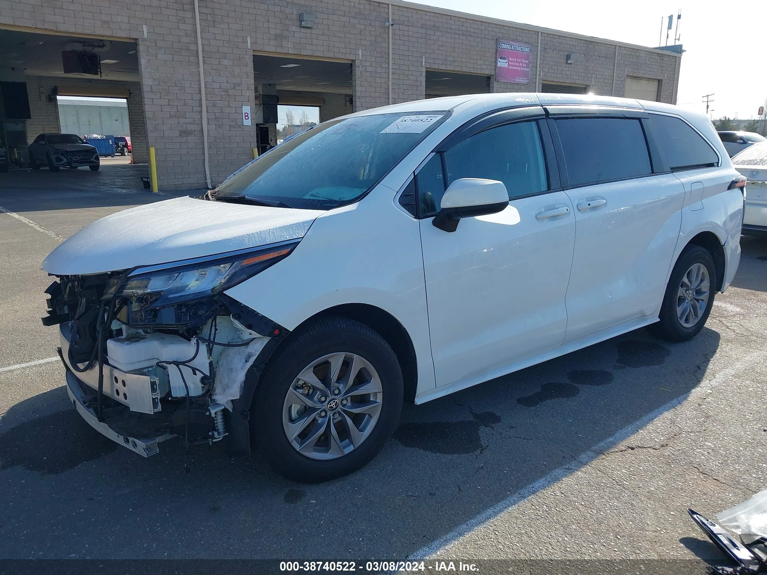 Photo 1 VIN: 5TDKRKEC2NS076210 - TOYOTA SIENNA 