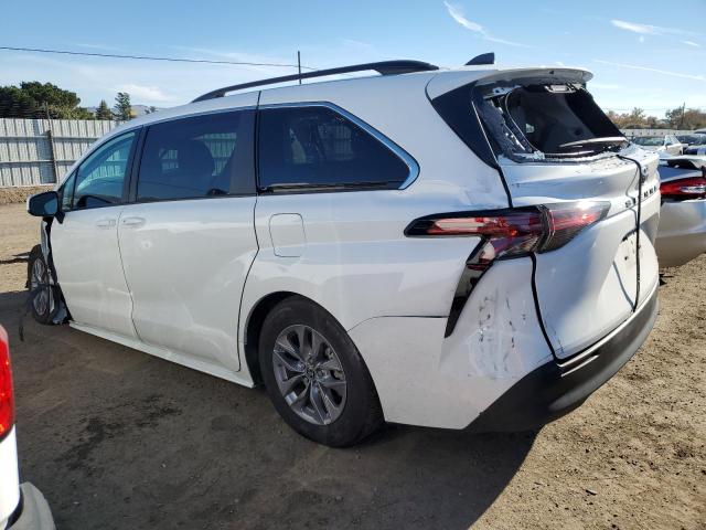 Photo 1 VIN: 5TDKRKEC2NS103096 - TOYOTA SIENNA LE 