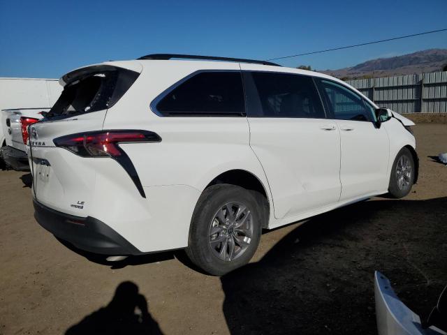 Photo 2 VIN: 5TDKRKEC2NS103096 - TOYOTA SIENNA LE 