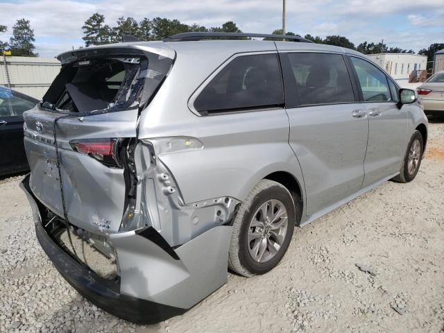 Photo 3 VIN: 5TDKRKEC2NS103972 - TOYOTA SIENNA LE 