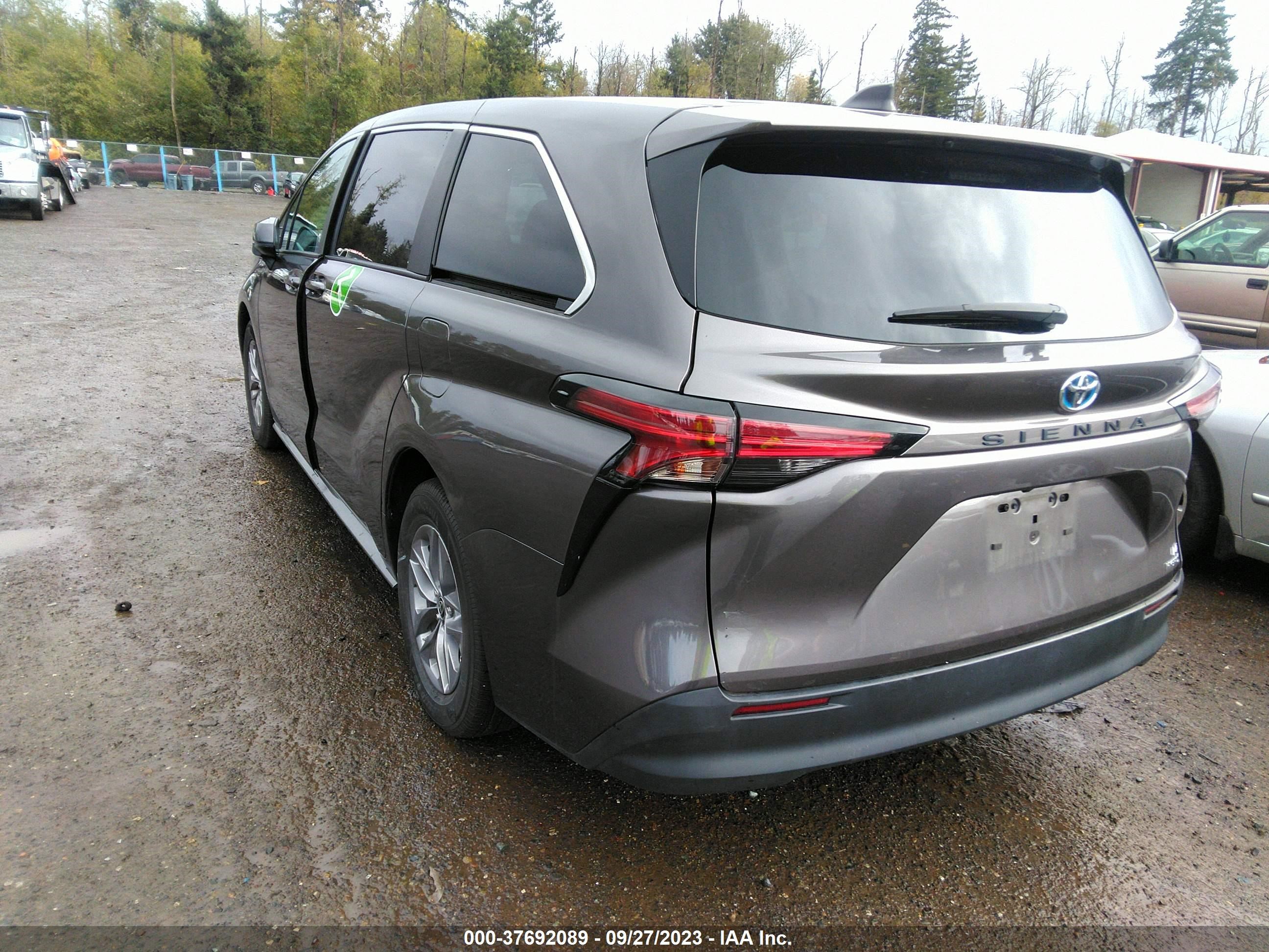 Photo 2 VIN: 5TDKRKEC2NS116852 - TOYOTA SIENNA 