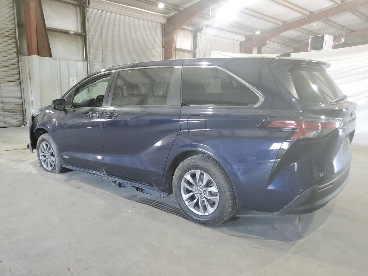 Photo 1 VIN: 5TDKRKEC3MS005483 - TOYOTA SIENNA 