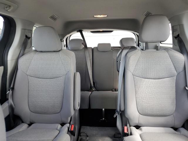 Photo 9 VIN: 5TDKRKEC3MS010036 - TOYOTA SIENNA LE 