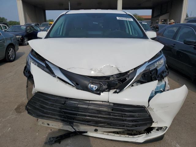 Photo 4 VIN: 5TDKRKEC3MS015589 - TOYOTA SIENNA LE 