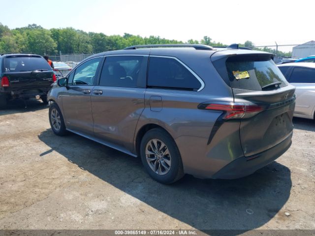 Photo 2 VIN: 5TDKRKEC3MS027595 - TOYOTA SIENNA 