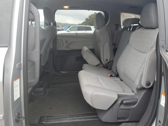 Photo 10 VIN: 5TDKRKEC3MS074383 - TOYOTA SIENNA LE 