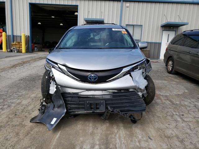 Photo 4 VIN: 5TDKRKEC3NS111269 - TOYOTA SIENNA LE 