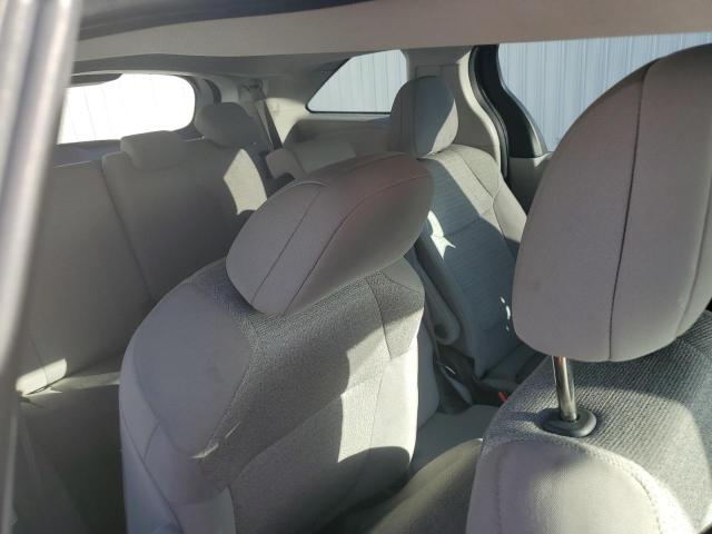 Photo 10 VIN: 5TDKRKEC3PS152696 - TOYOTA SIENNA LE 