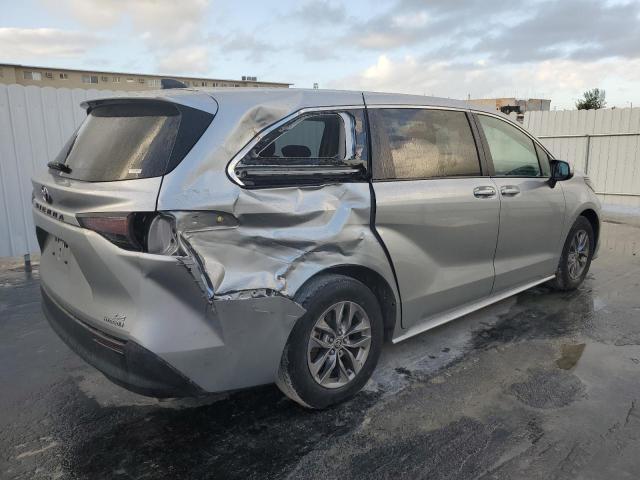 Photo 2 VIN: 5TDKRKEC3PS152696 - TOYOTA SIENNA LE 