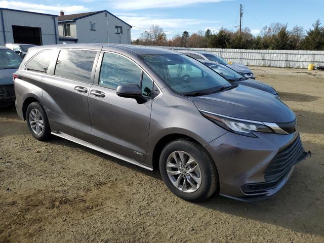 Photo 3 VIN: 5TDKRKEC4MS015620 - TOYOTA SIENNA LE 