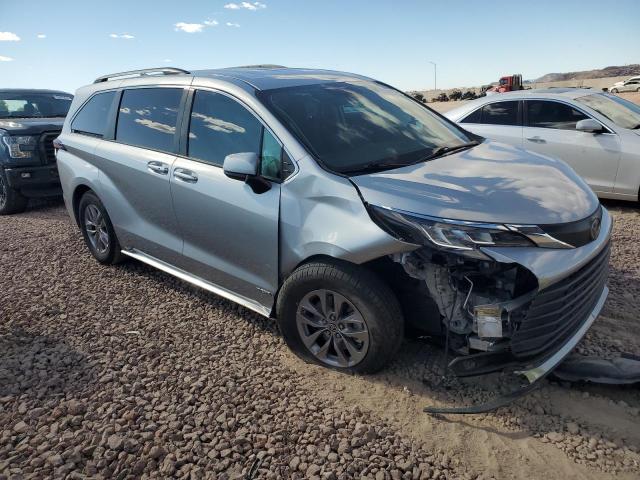 Photo 3 VIN: 5TDKRKEC4MS064042 - TOYOTA SIENNA LE 