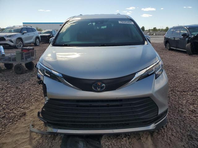 Photo 4 VIN: 5TDKRKEC4MS064042 - TOYOTA SIENNA LE 