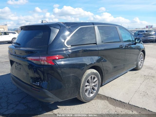 Photo 3 VIN: 5TDKRKEC4MS068785 - TOYOTA SIENNA 