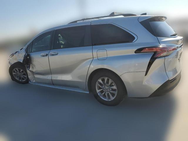 Photo 1 VIN: 5TDKRKEC4NS099438 - TOYOTA SIENNA LE 