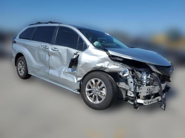 Photo 3 VIN: 5TDKRKEC4NS099438 - TOYOTA SIENNA LE 