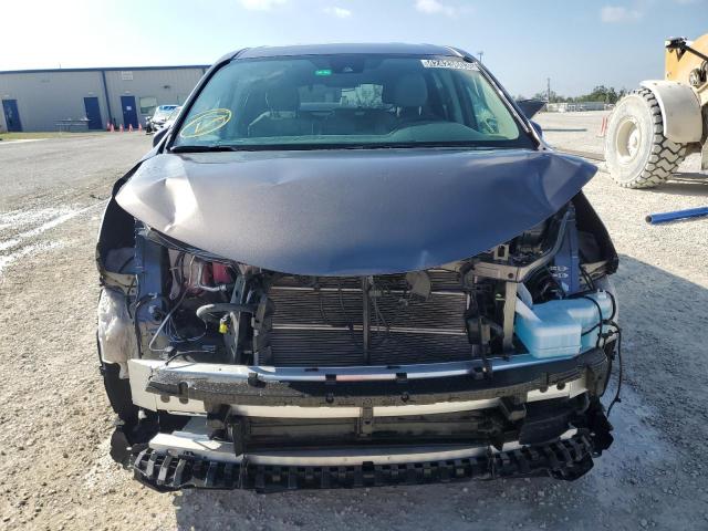 Photo 4 VIN: 5TDKRKEC4NS100846 - TOYOTA SIENNA LE 