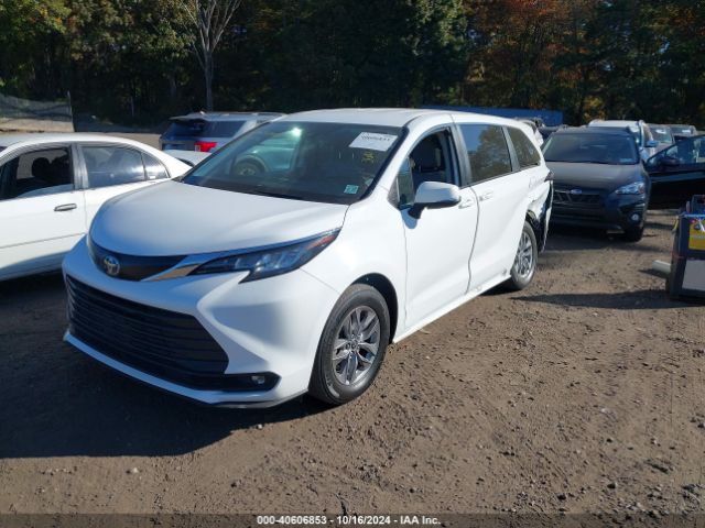 Photo 1 VIN: 5TDKRKEC4NS101057 - TOYOTA SIENNA 