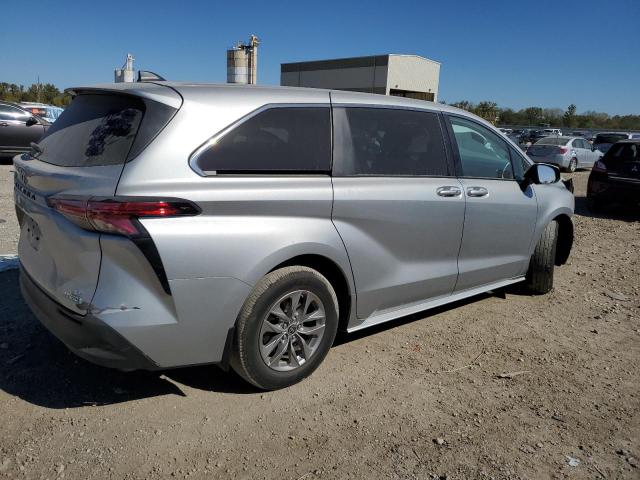 Photo 2 VIN: 5TDKRKEC4NS105707 - TOYOTA SIENNA LE 