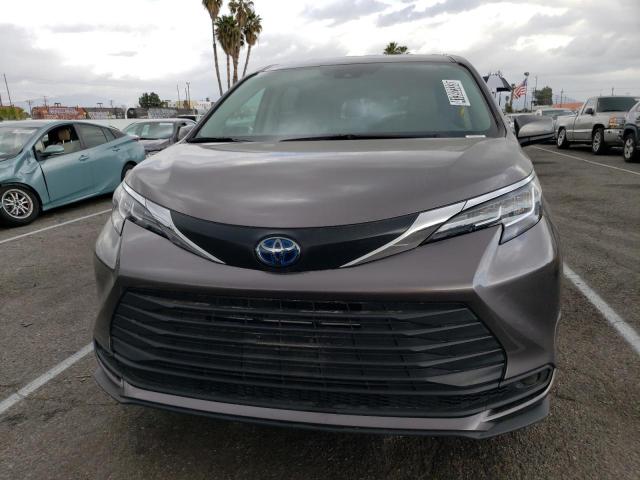 Photo 4 VIN: 5TDKRKEC4NS108753 - TOYOTA SIENNA LE 