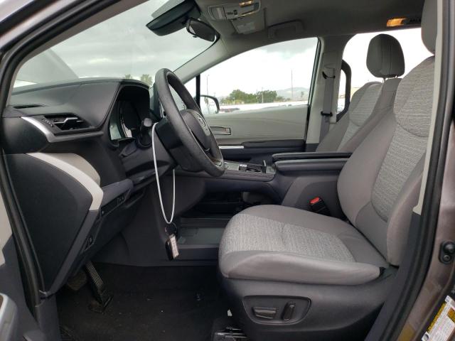 Photo 6 VIN: 5TDKRKEC4NS108753 - TOYOTA SIENNA LE 