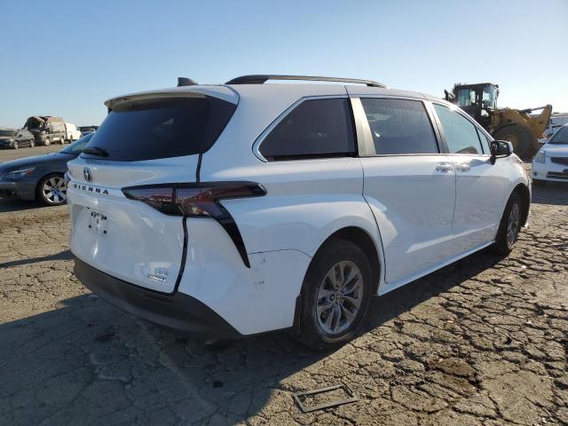 Photo 2 VIN: 5TDKRKEC4PS142386 - TOYOTA SIENNA LE 