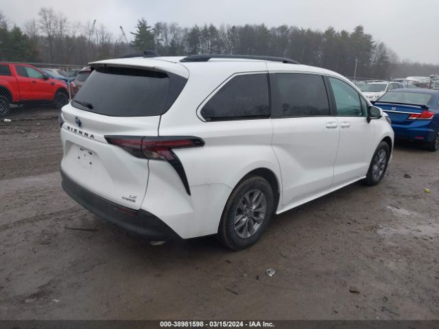 Photo 3 VIN: 5TDKRKEC4PS143862 - TOYOTA SIENNA 