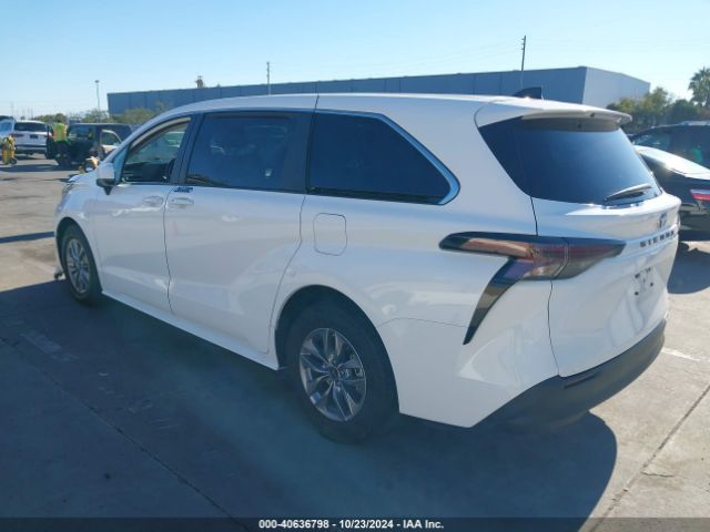 Photo 2 VIN: 5TDKRKEC4PS151881 - TOYOTA SIENNA 