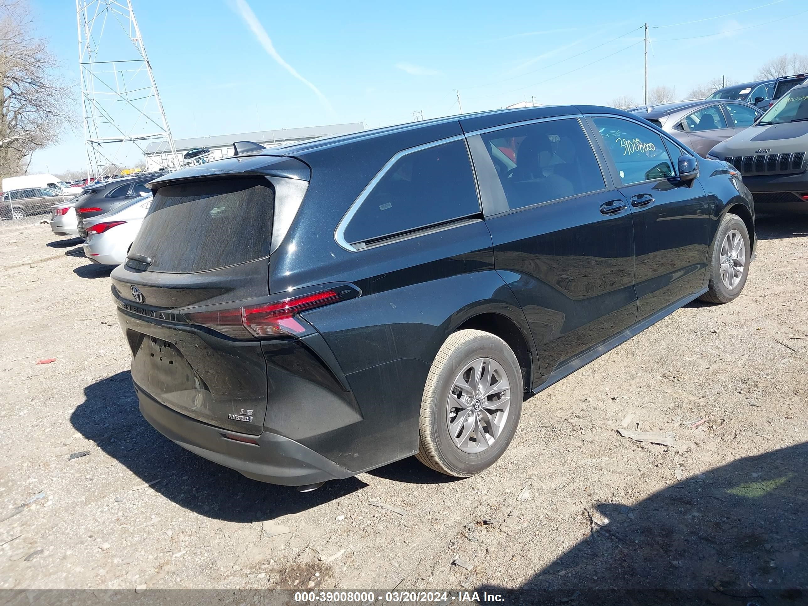 Photo 3 VIN: 5TDKRKEC4PS167417 - TOYOTA SIENNA 