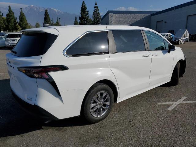 Photo 2 VIN: 5TDKRKEC4RS187895 - TOYOTA SIENNA LE 