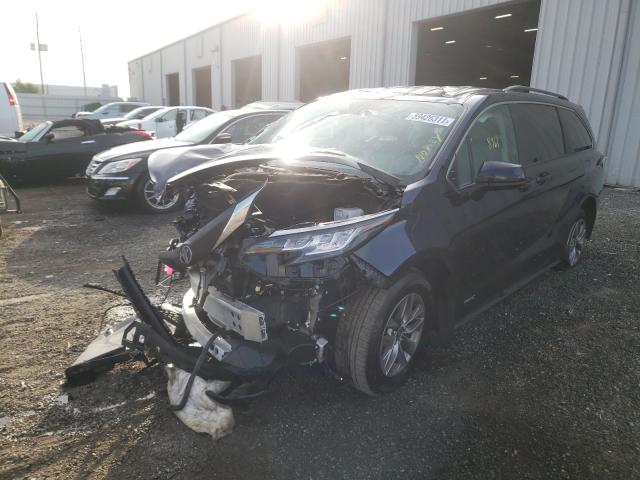 Photo 1 VIN: 5TDKRKEC5MS036637 - TOYOTA SIENNA LE 