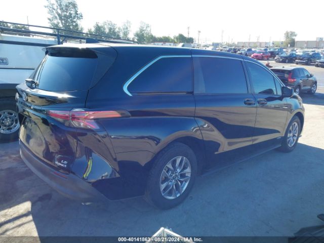 Photo 3 VIN: 5TDKRKEC5MS043913 - TOYOTA SIENNA 