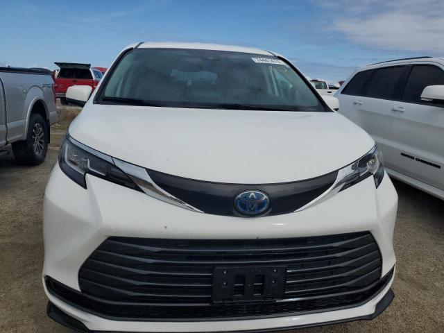 Photo 4 VIN: 5TDKRKEC5MS046049 - TOYOTA SIENNA LE 