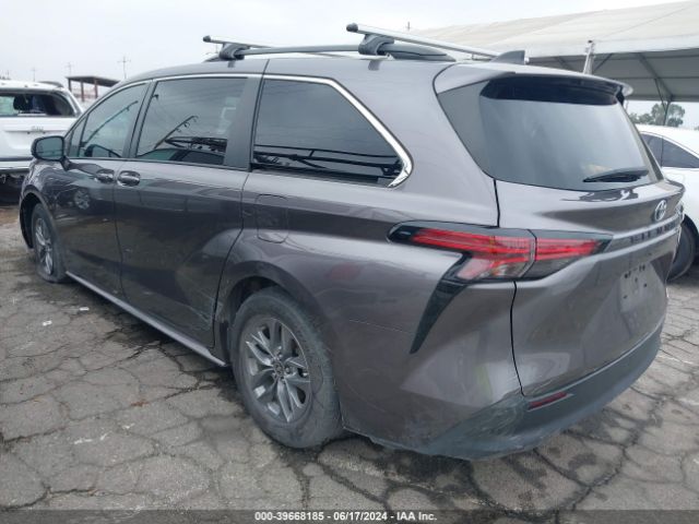 Photo 2 VIN: 5TDKRKEC5NS077271 - TOYOTA SIENNA 