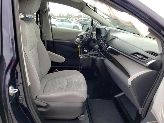 Photo 4 VIN: 5TDKRKEC5NS099545 - TOYOTA SIENNA LE 