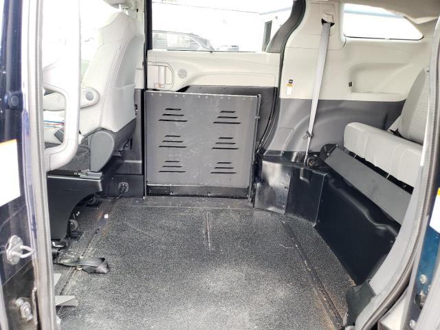 Photo 5 VIN: 5TDKRKEC5NS099545 - TOYOTA SIENNA LE 