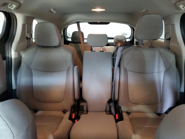 Photo 9 VIN: 5TDKRKEC5NS117056 - TOYOTA SIENNA LE 